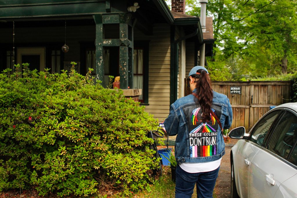 Bentley Hudgins canvasses a house in the Candler Park neighborhood on Monday, April 6, 2026. (Matt Scott / ACPC)