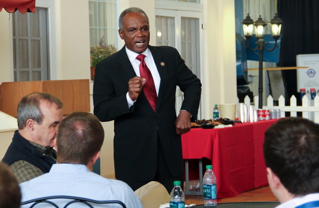 Georgia House District 13 Rep. David Scott visits with Delta Airlines employees. 