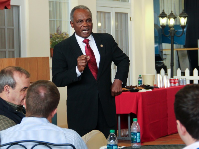 Georgia House District 13 Rep. David Scott visits with Delta Airlines employees.